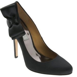 NWT ‘Calton’ Bow Pump by Badgley Mischka